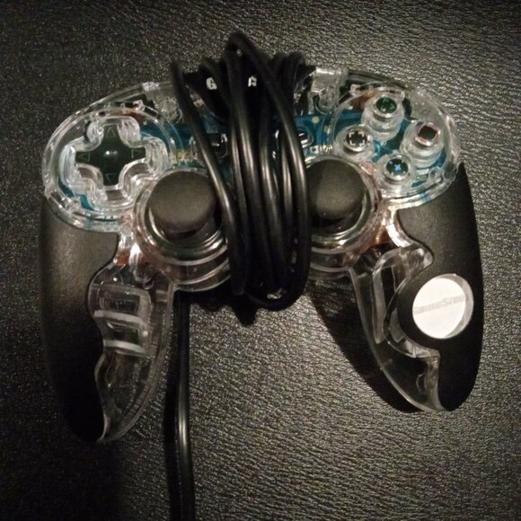 GameStop Controller 🎮 - Picture 2 of 3